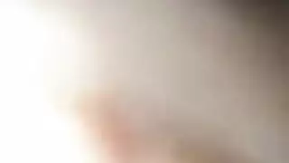 بنت تلعب ببنت