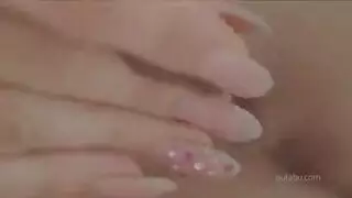 early morning solo action: petite nude fingering her horny cunt