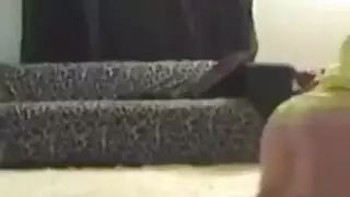 بورن هواة: فتاة عربية ممتلئة تظهر ثدييها الكبيرين المستديرين