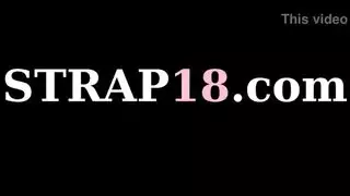 مراهقة تأخذه بعمق: سحاق شرجي مع ديلدو عملاق