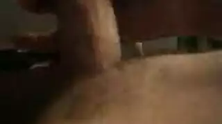 عاهرة ذات لسان مثقوب معصوبة العينين وتمارس بقسوة في مشهد إكس إكس إكس خشن