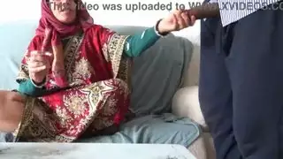 النوم مع زوجة الأب في الفندق