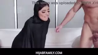 من مص إلى ركوب: مغامرة المراهق العربي الإباحية