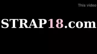 بنت تعرض طيزها هيجانه