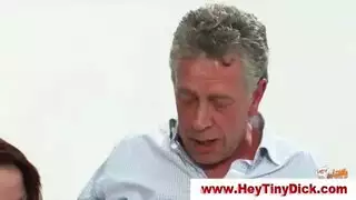 نائبة الرئيس الشابة تمتلئ مهنها الضيق بالسائل المنوي